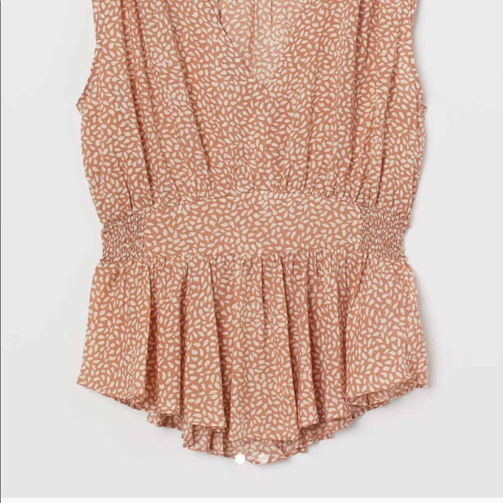 H&M Ruffle Top - Picture 7 of 7